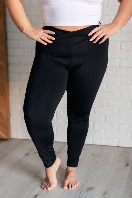 Do The Most V Front Leggings - Maple Row Boutique