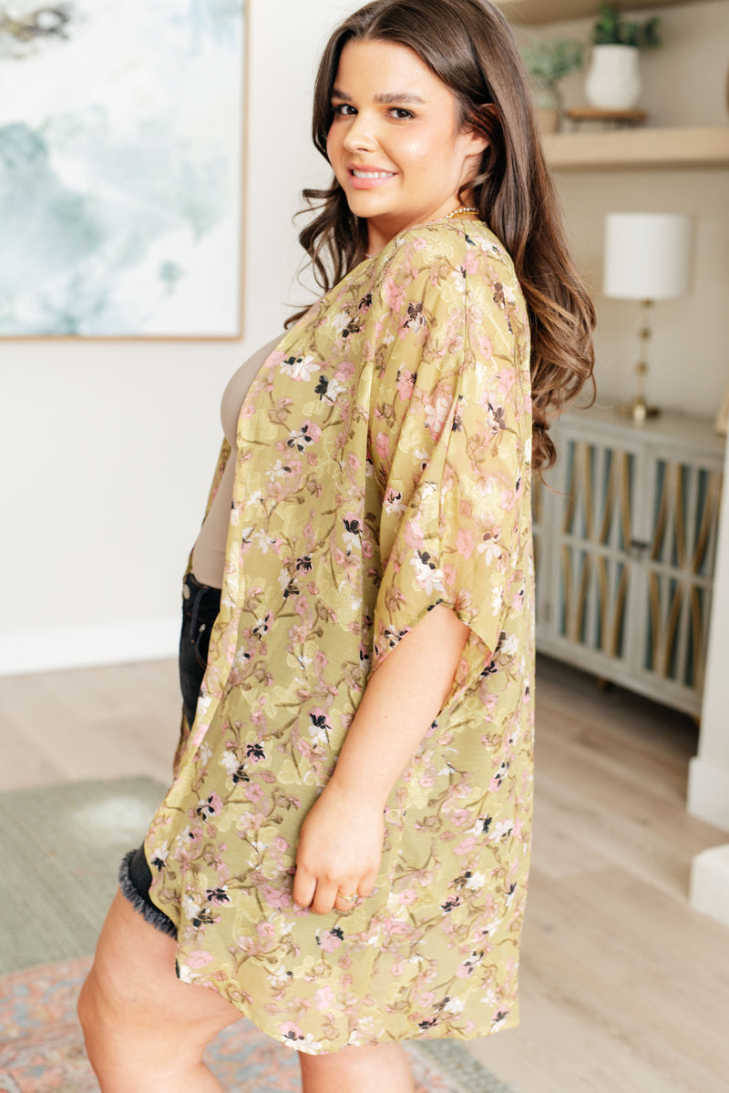 Go Anywhere Floral Kimono - Maple Row Boutique 